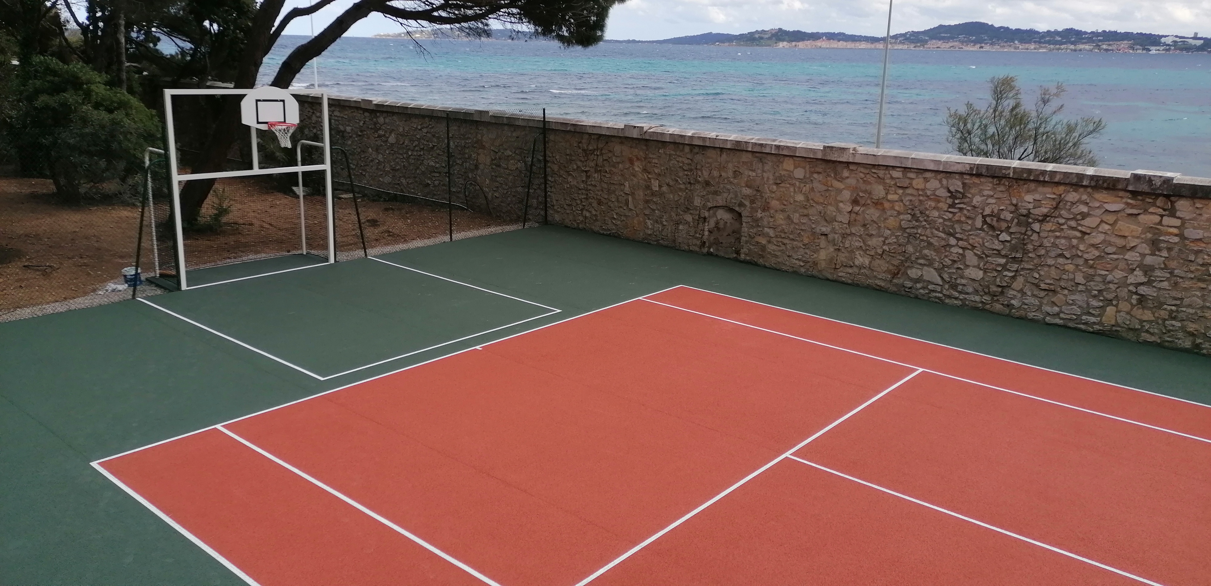 Illustration prestation Pourquoi choisir nos services de construction et rénovation de terrain de tennis ?