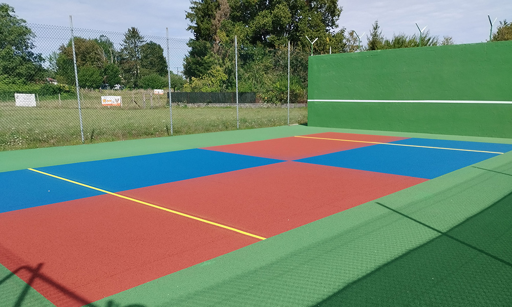 Illustration prestation Un éclairage de terrain de tennis